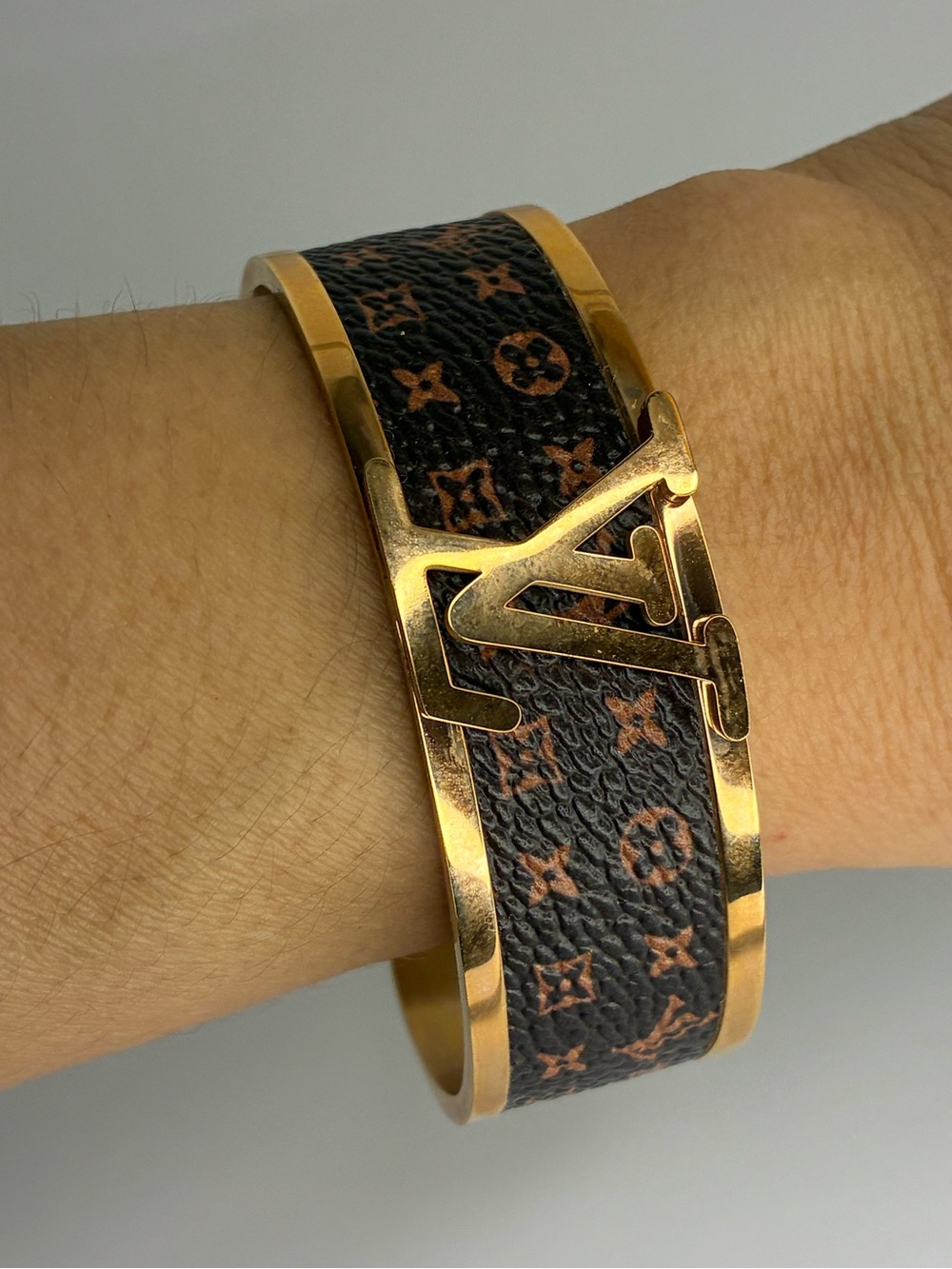 Vintage Brown Leather Gold-Tone Cuff Bracelet